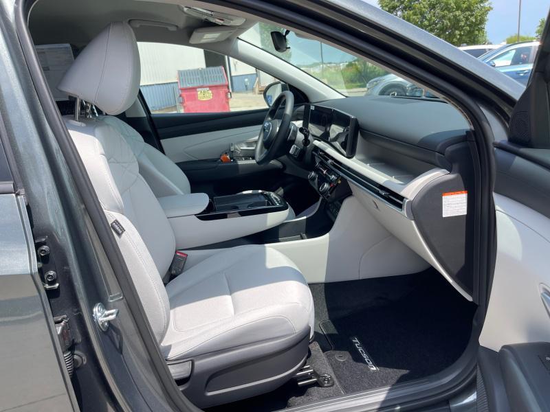 new 2025 Hyundai TUCSON Hybrid car, priced at $34,049