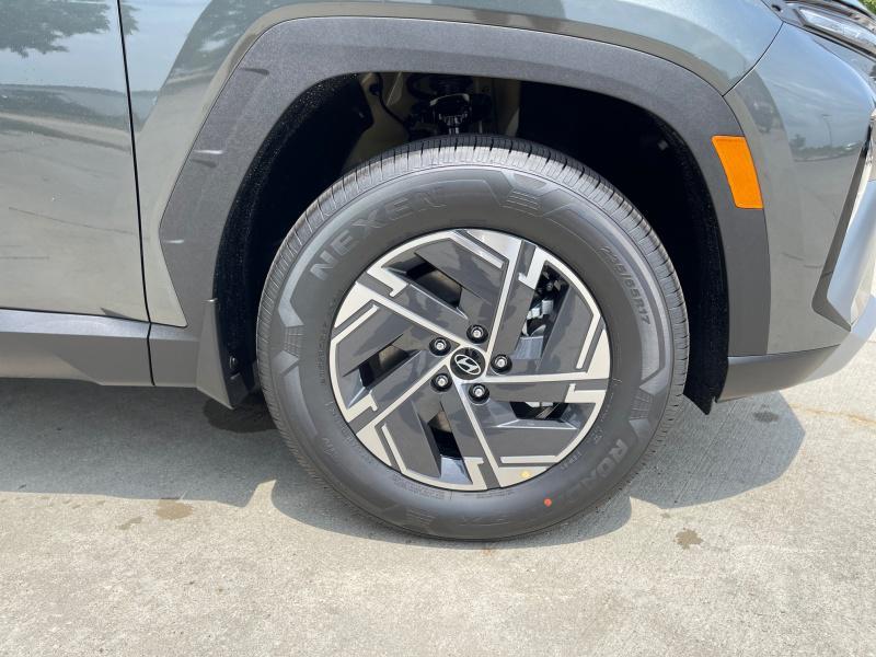 new 2025 Hyundai TUCSON Hybrid car, priced at $34,049