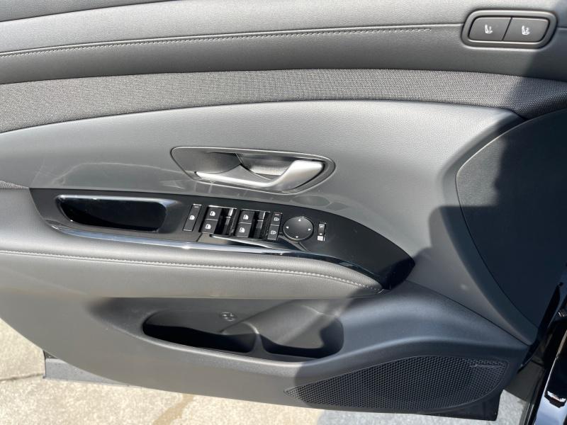 new 2025 Hyundai TUCSON Hybrid car, priced at $42,044