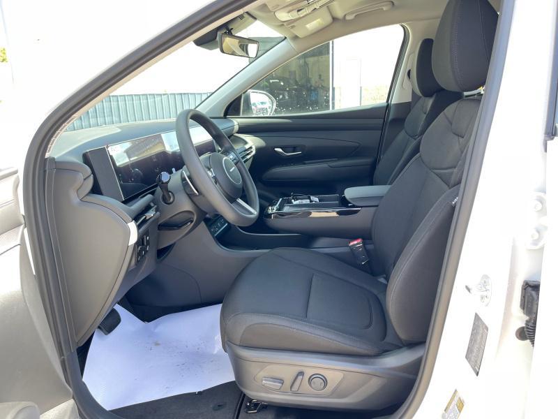 new 2025 Hyundai TUCSON Hybrid car, priced at $34,414