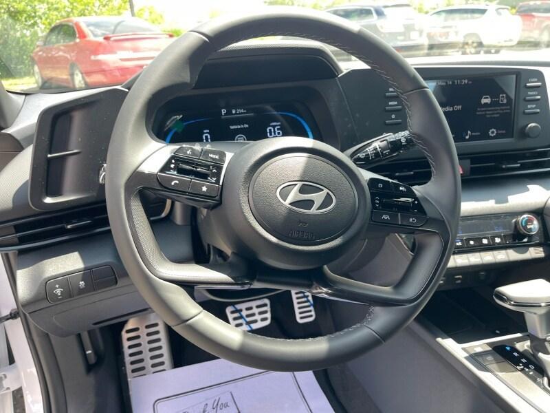 new 2025 Hyundai Elantra car, priced at $25,909