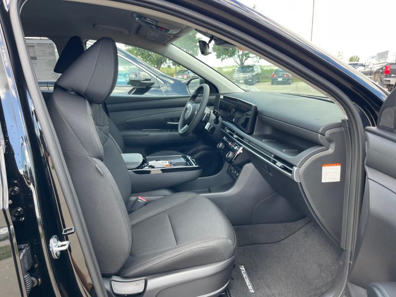 new 2025 Hyundai TUCSON Hybrid car, priced at $33,914