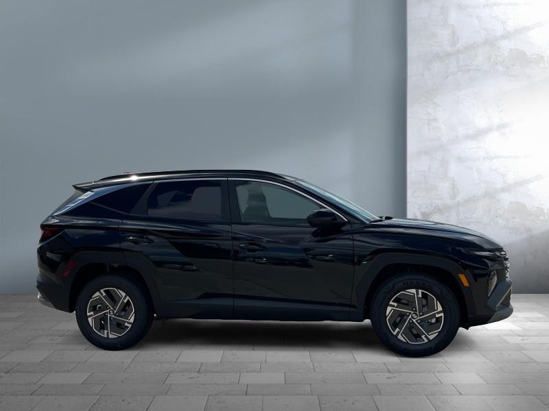 new 2025 Hyundai TUCSON Hybrid car, priced at $33,914
