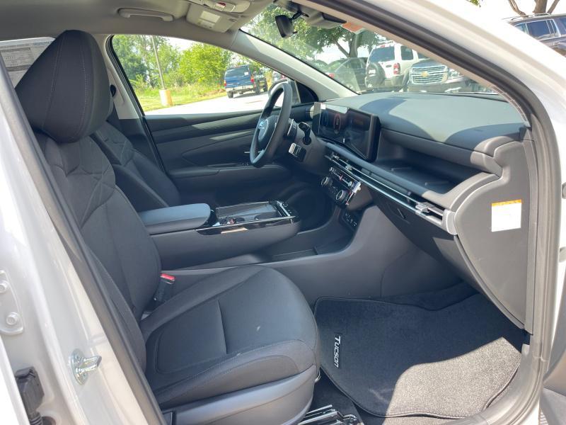 new 2025 Hyundai TUCSON Hybrid car, priced at $34,714