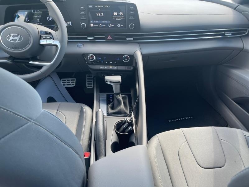 new 2025 Hyundai Elantra car, priced at $25,924