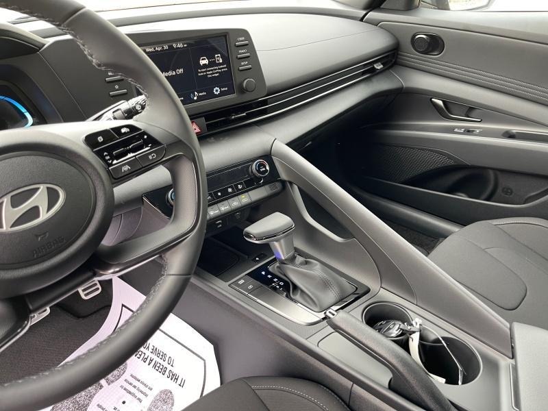 new 2025 Hyundai Elantra car, priced at $25,934
