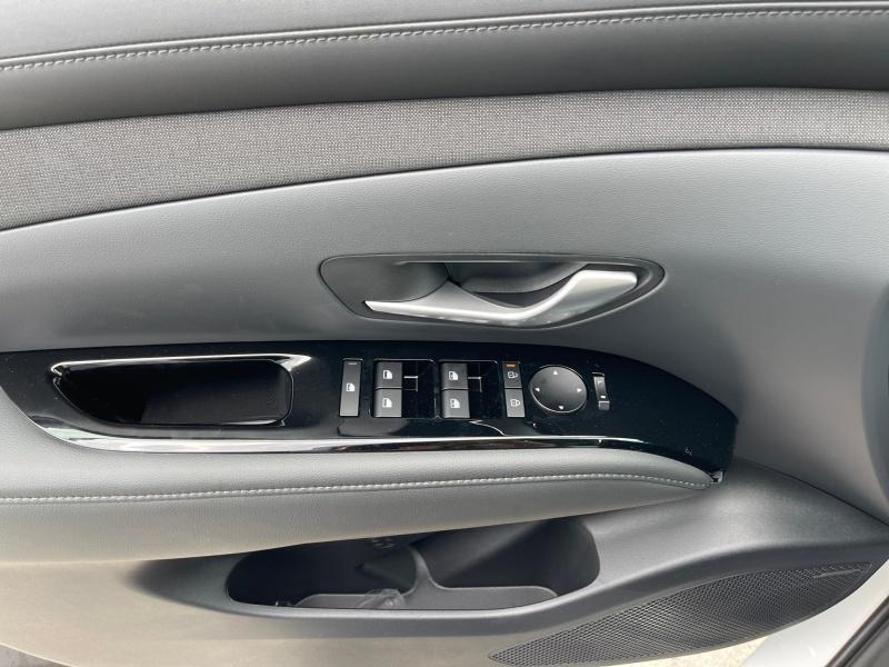 new 2025 Hyundai TUCSON Hybrid car, priced at $42,499