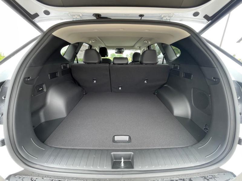 new 2025 Hyundai TUCSON Hybrid car, priced at $42,499