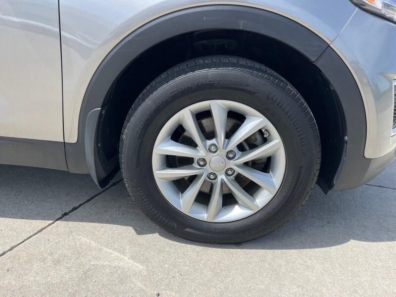 used 2016 Kia Sorento car, priced at $12,950