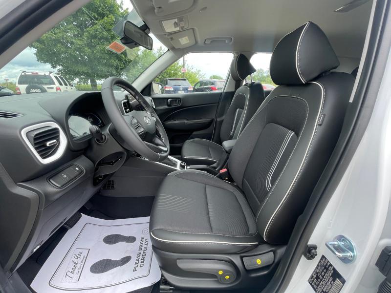 new 2025 Hyundai Venue car, priced at $25,284