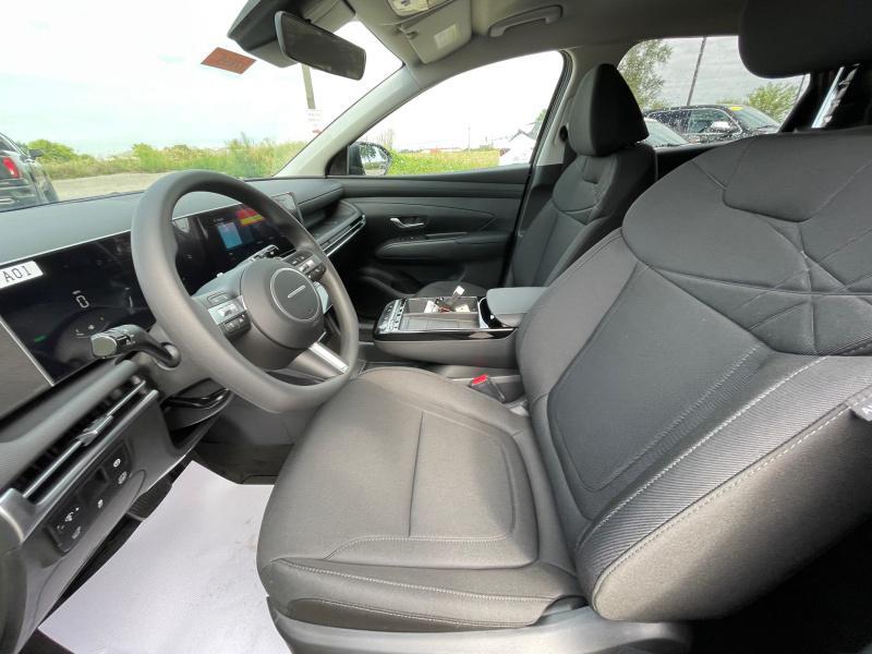 new 2025 Hyundai TUCSON Hybrid car, priced at $34,214