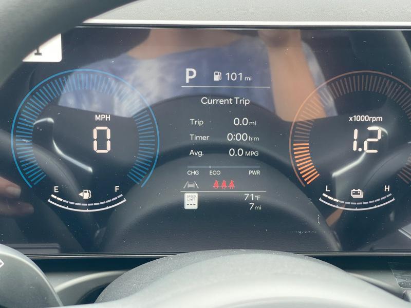 new 2025 Hyundai TUCSON Hybrid car, priced at $34,214