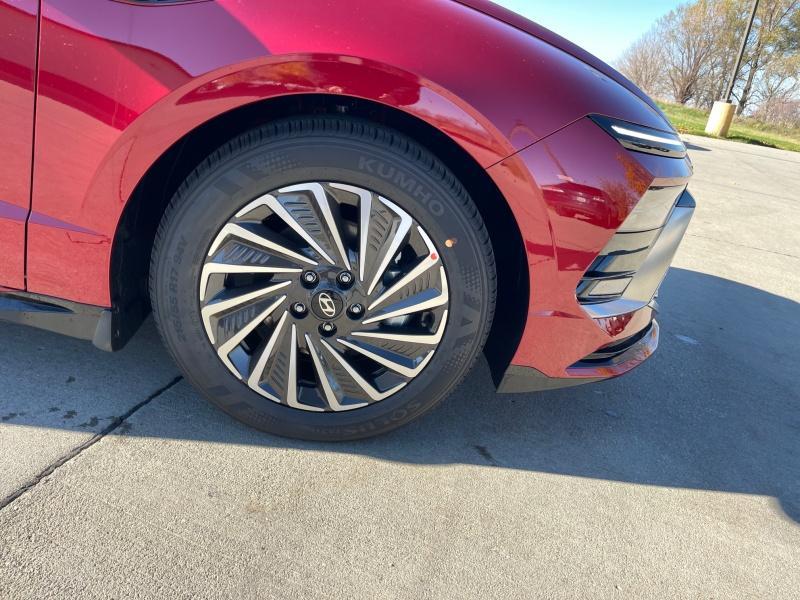 new 2025 Hyundai Sonata Hybrid car, priced at $32,559