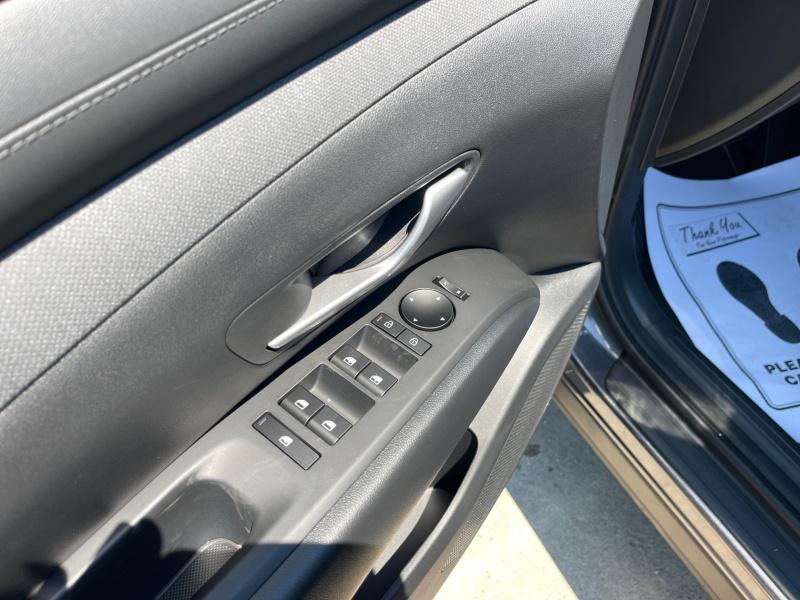 new 2025 Hyundai TUCSON Hybrid car, priced at $37,194