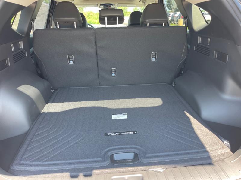 new 2025 Hyundai TUCSON Hybrid car, priced at $37,194