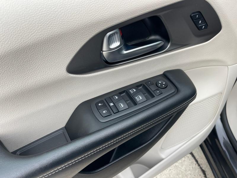 used 2022 Chrysler Pacifica car, priced at $31,970
