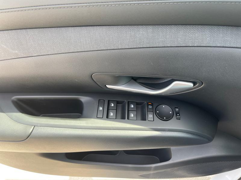 new 2025 Hyundai TUCSON Hybrid car, priced at $37,694