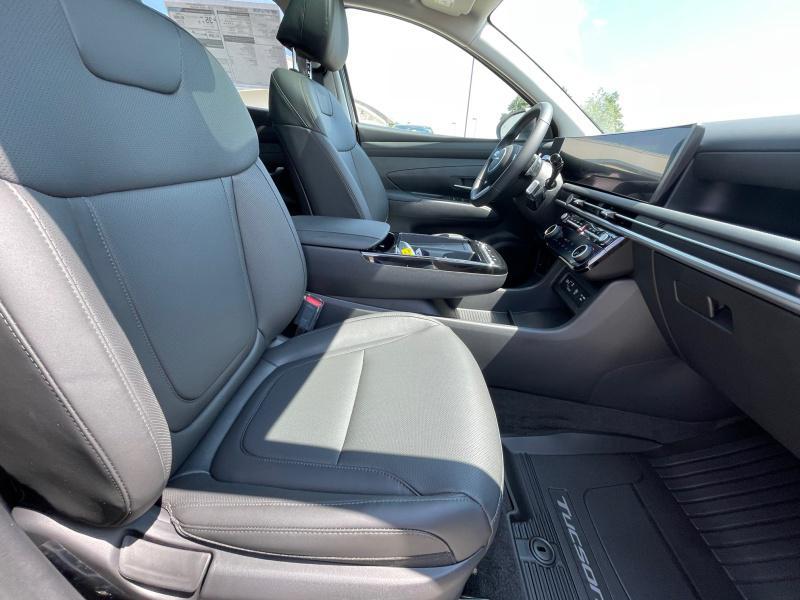 new 2025 Hyundai TUCSON Hybrid car, priced at $37,694