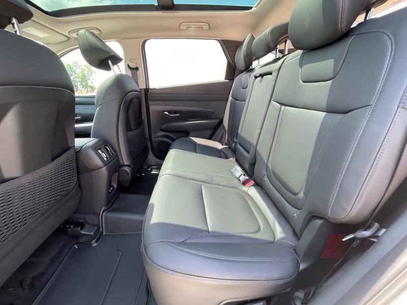 new 2025 Hyundai TUCSON Hybrid car, priced at $37,694