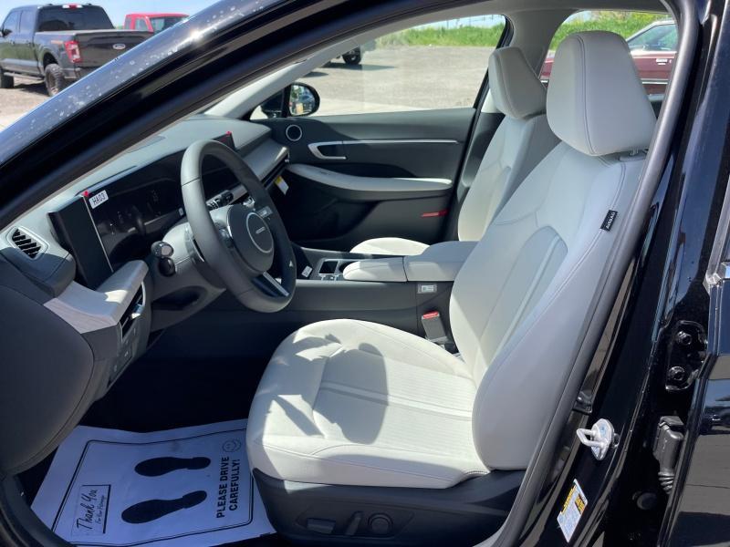 new 2025 Hyundai Sonata Hybrid car, priced at $33,439