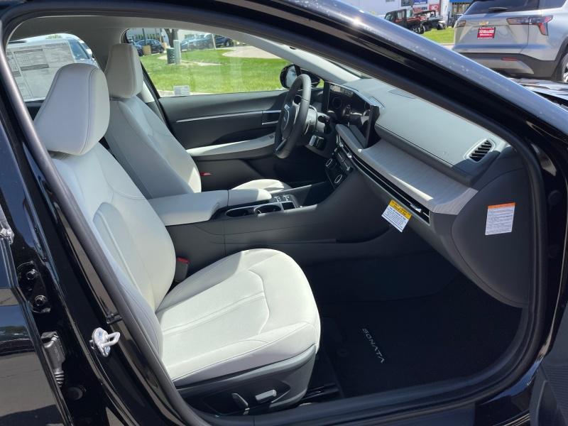 new 2025 Hyundai Sonata Hybrid car, priced at $33,439