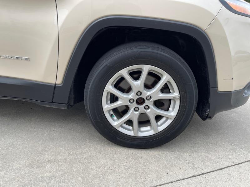 used 2014 Jeep Cherokee car, priced at $9,970