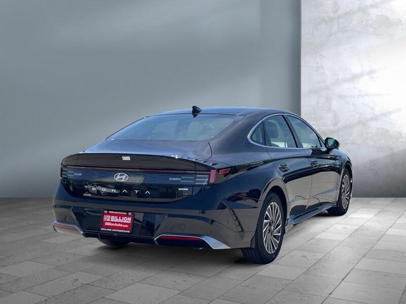 new 2025 Hyundai Sonata Hybrid car, priced at $39,859