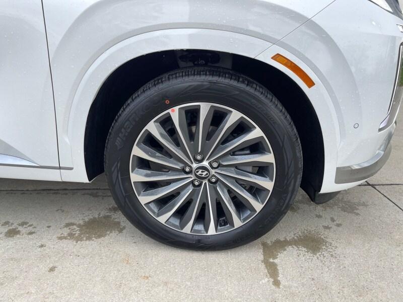 new 2025 Hyundai Palisade car, priced at $56,154