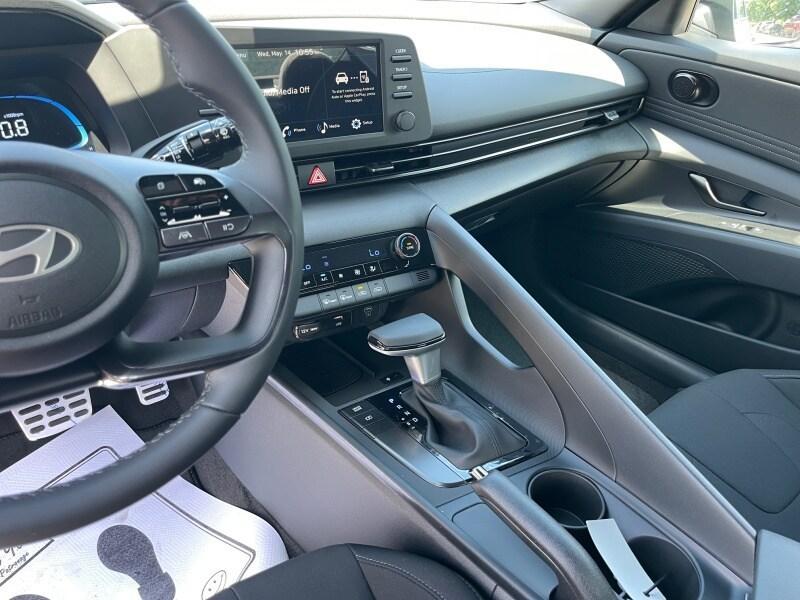 new 2025 Hyundai Elantra car, priced at $25,409