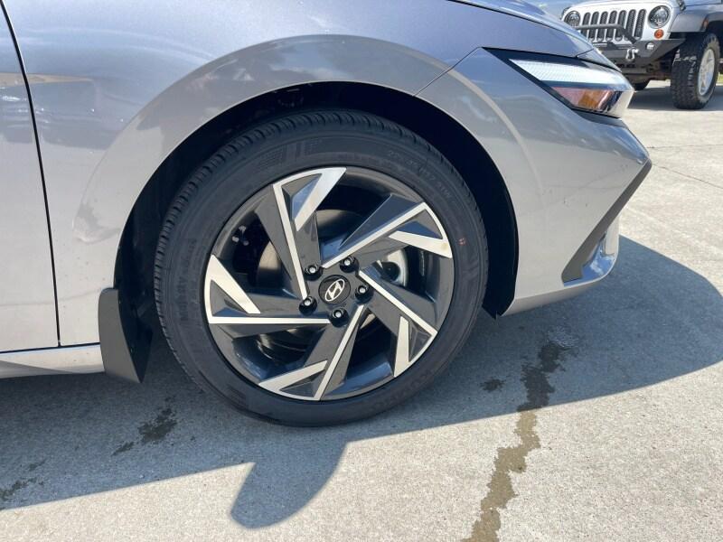 new 2025 Hyundai Elantra car, priced at $25,409