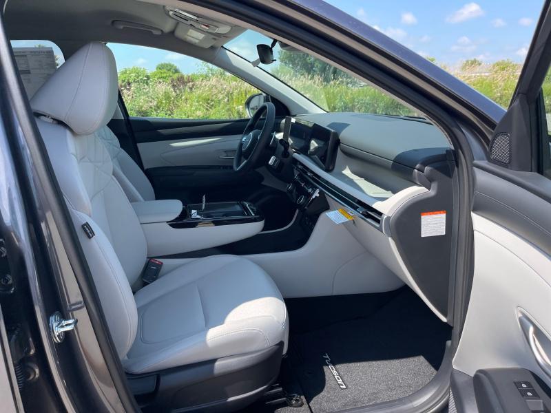 new 2025 Hyundai TUCSON Hybrid car, priced at $34,049