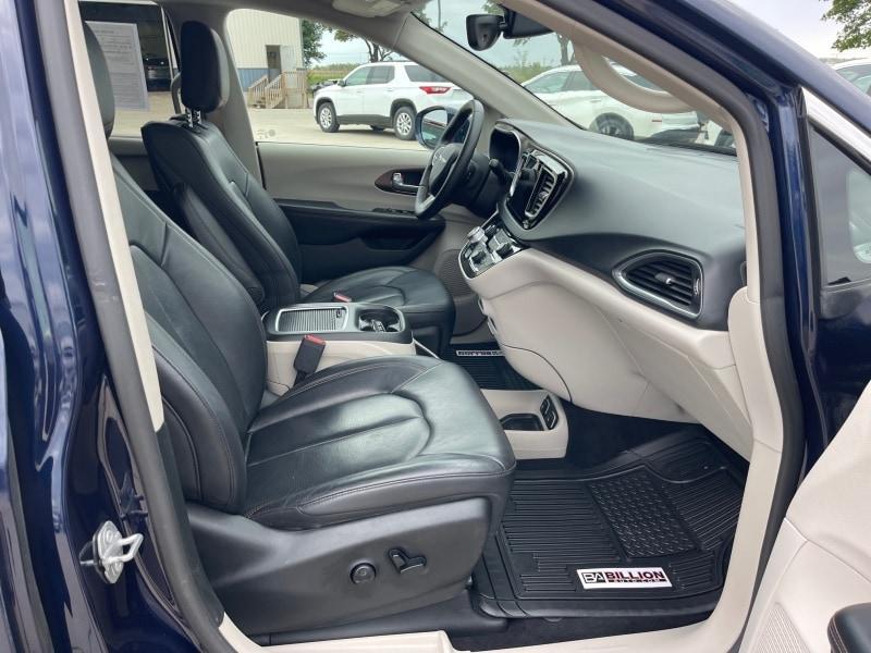 used 2018 Chrysler Pacifica car, priced at $16,495