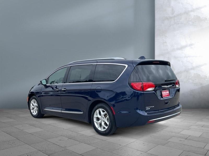 used 2018 Chrysler Pacifica car, priced at $16,495