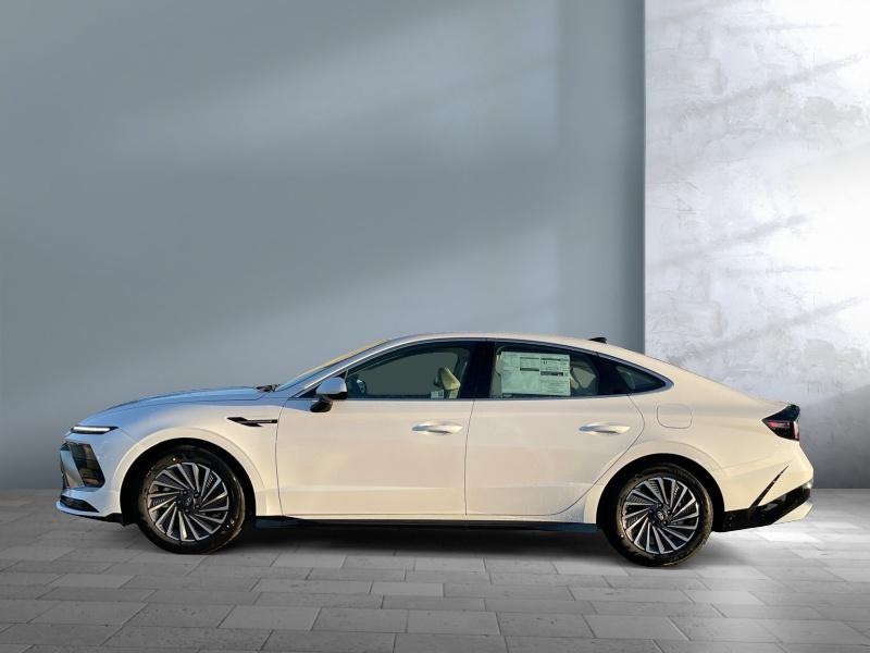 new 2025 Hyundai Sonata Hybrid car, priced at $32,534