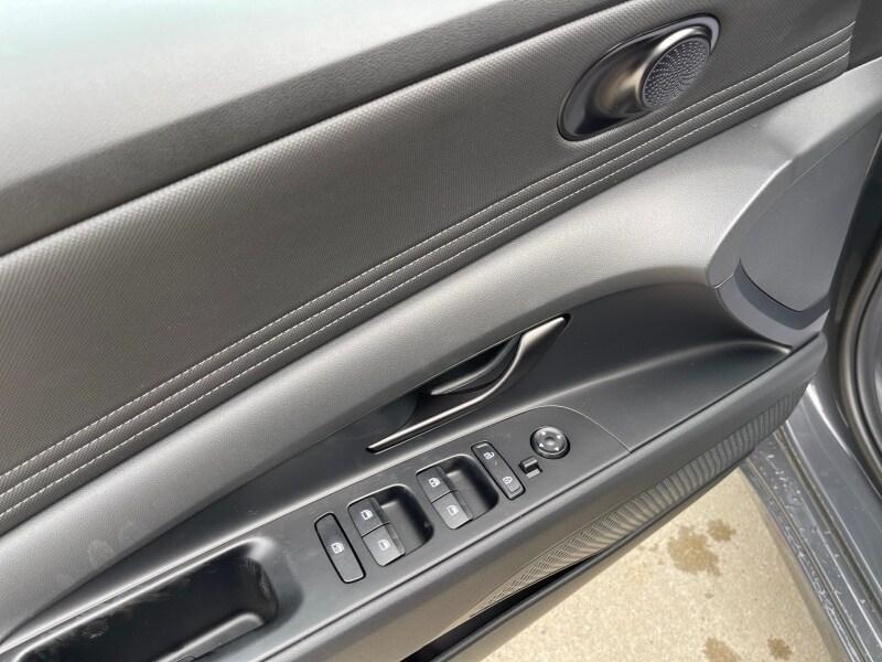 new 2025 Hyundai Elantra car, priced at $25,409