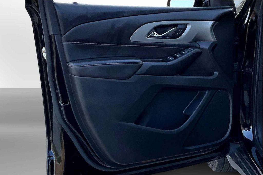 used 2020 Chevrolet Traverse car, priced at $15,999