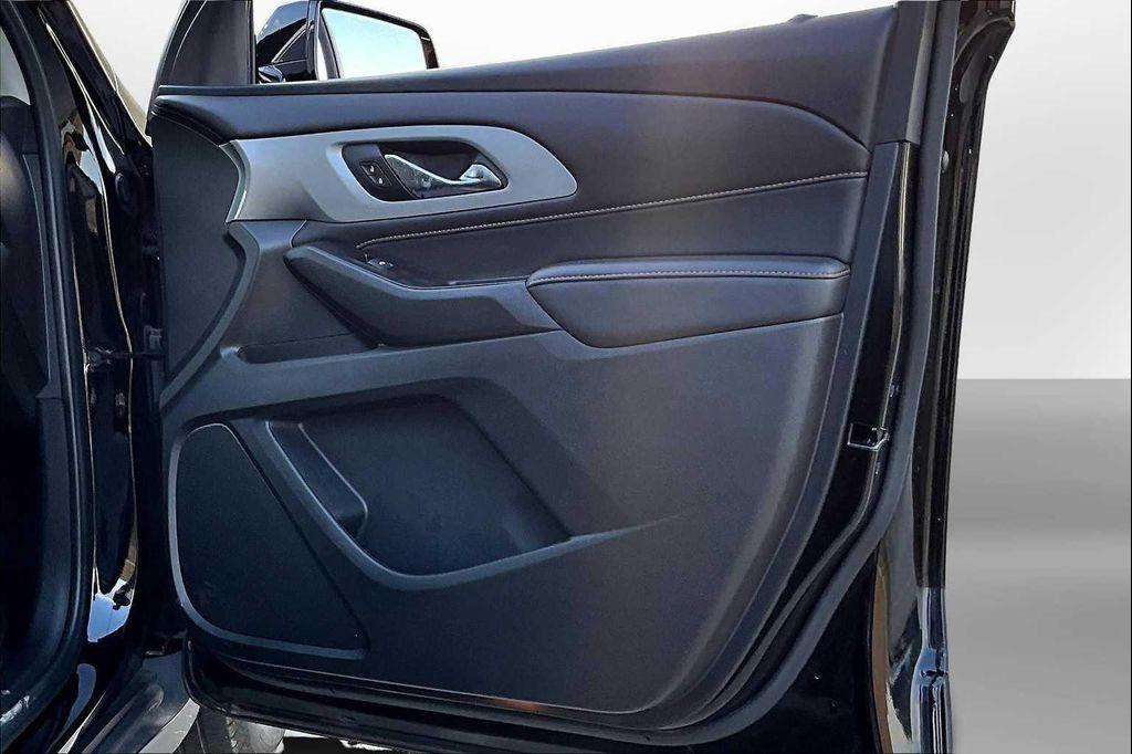 used 2020 Chevrolet Traverse car, priced at $15,999