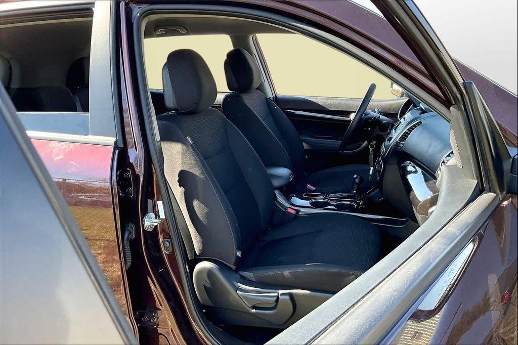 used 2014 Kia Sorento car, priced at $7,692