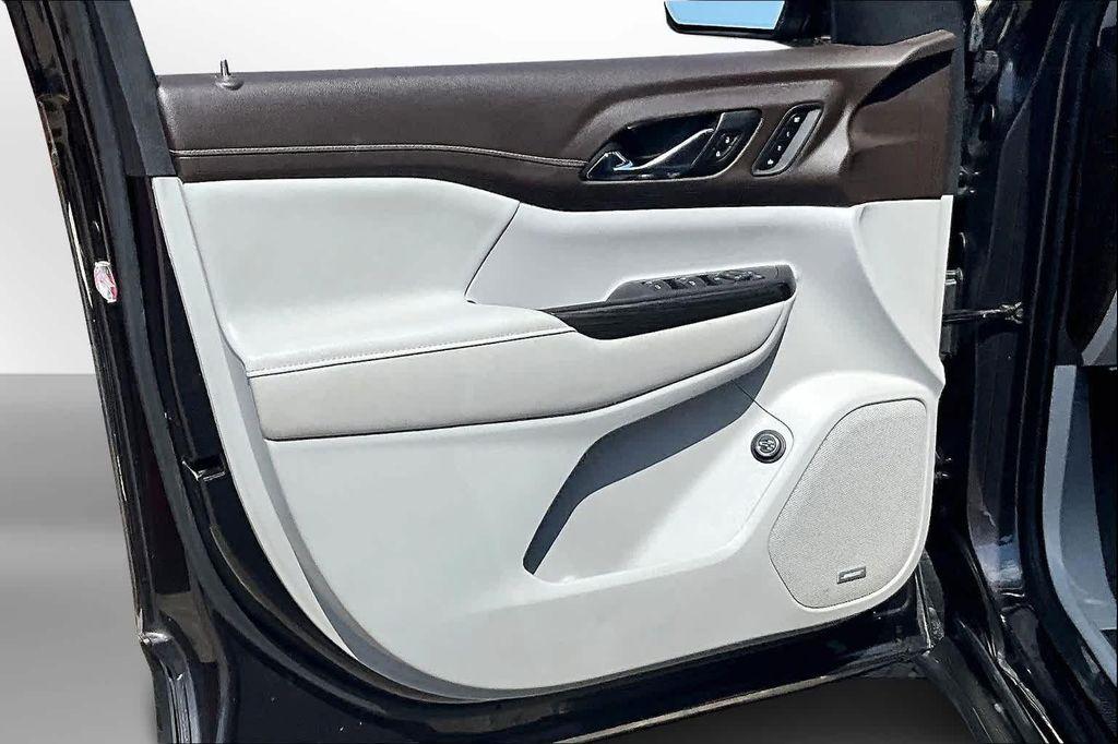 used 2019 GMC Acadia car, priced at $19,995