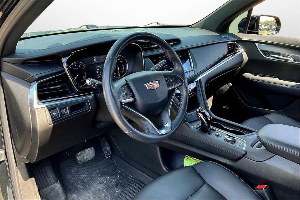 used 2023 Cadillac XT6 car, priced at $30,991