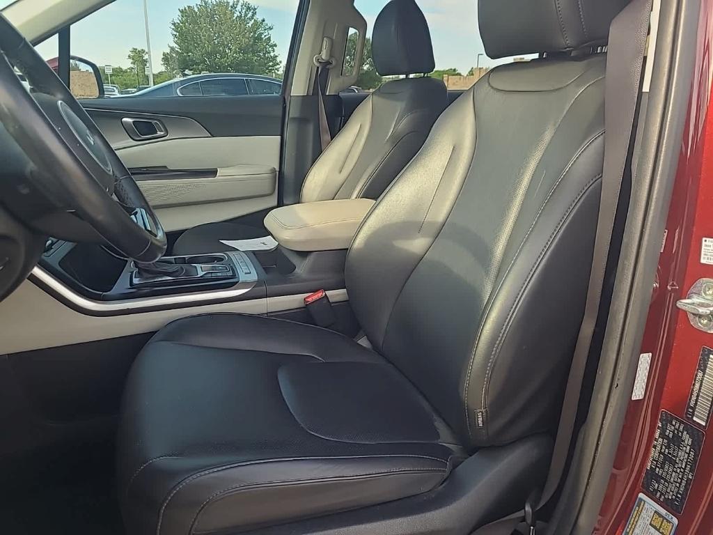 used 2022 Kia Carnival car, priced at $26,991