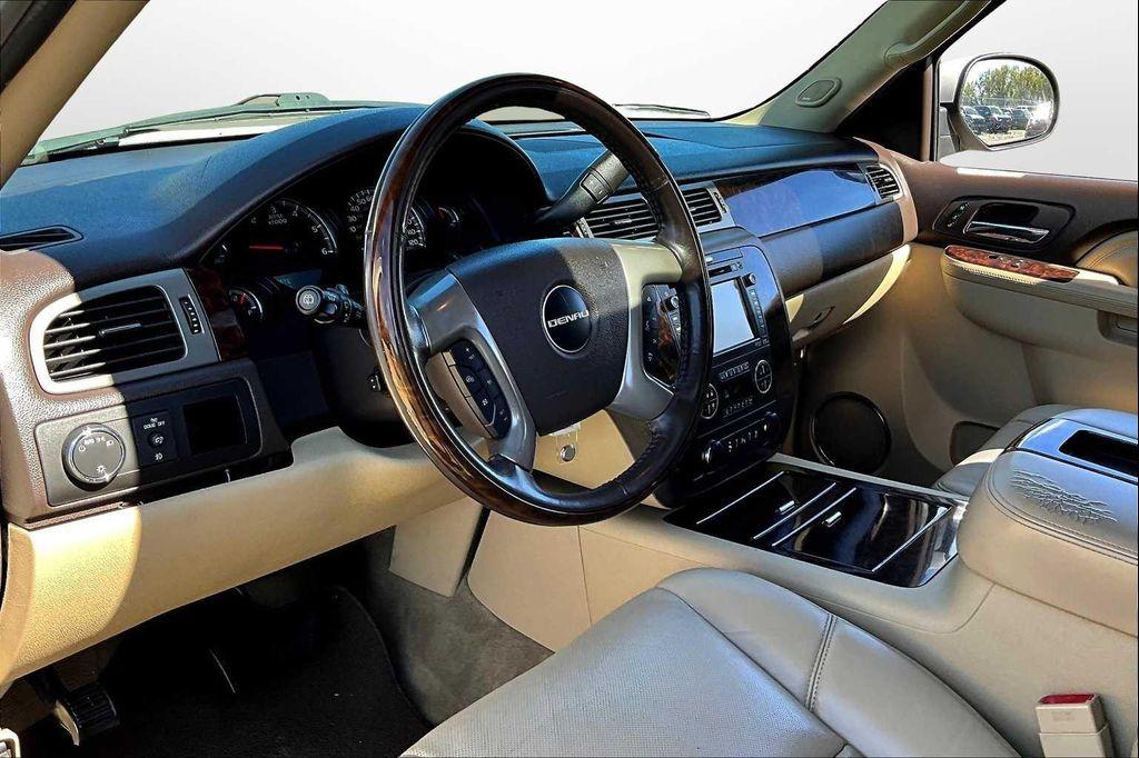 used 2014 GMC Yukon car, priced at $13,593