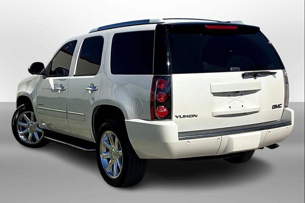 used 2014 GMC Yukon car, priced at $10,999