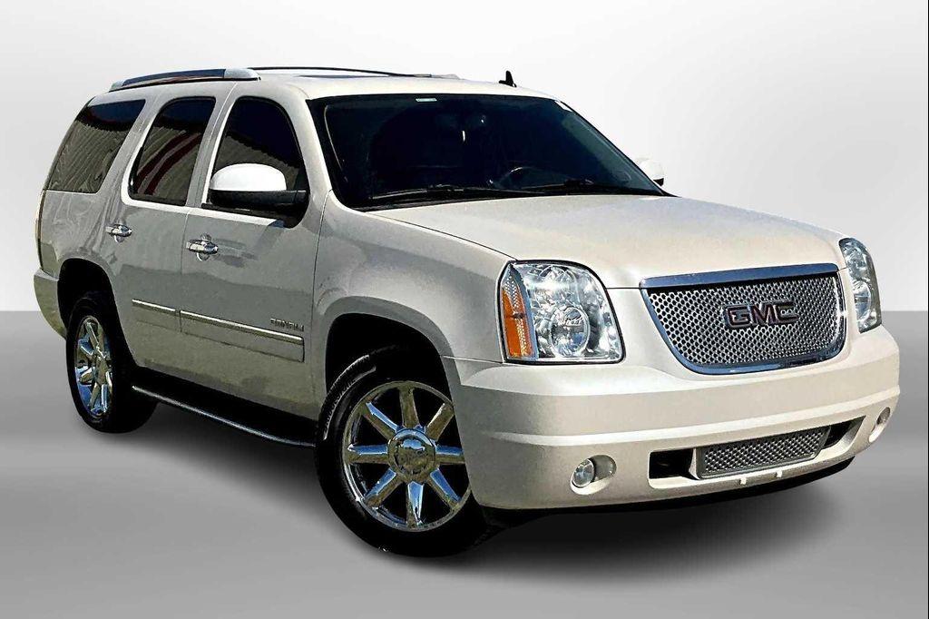 used 2014 GMC Yukon car, priced at $13,593