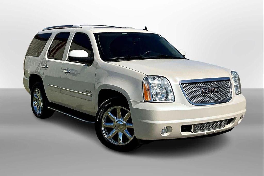 used 2014 GMC Yukon car, priced at $10,999
