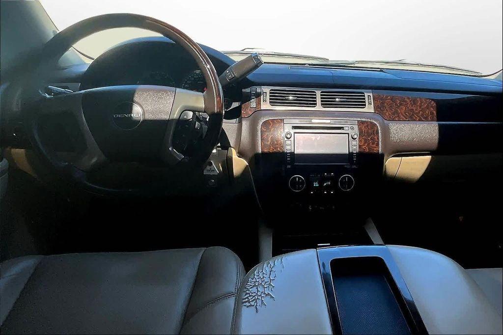 used 2014 GMC Yukon car, priced at $10,999