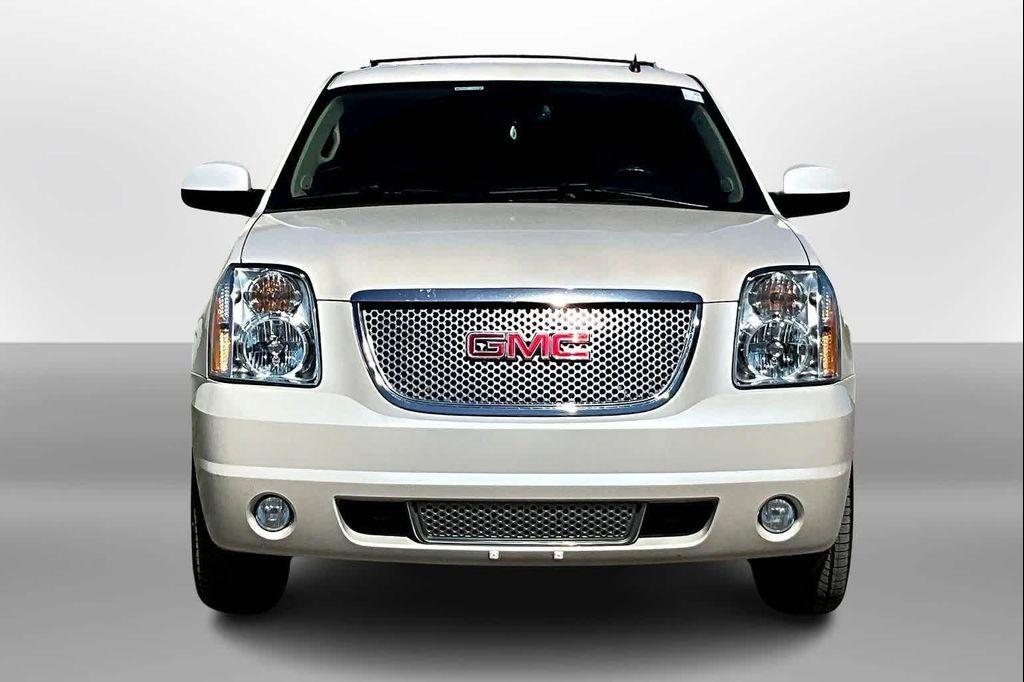 used 2014 GMC Yukon car, priced at $10,999