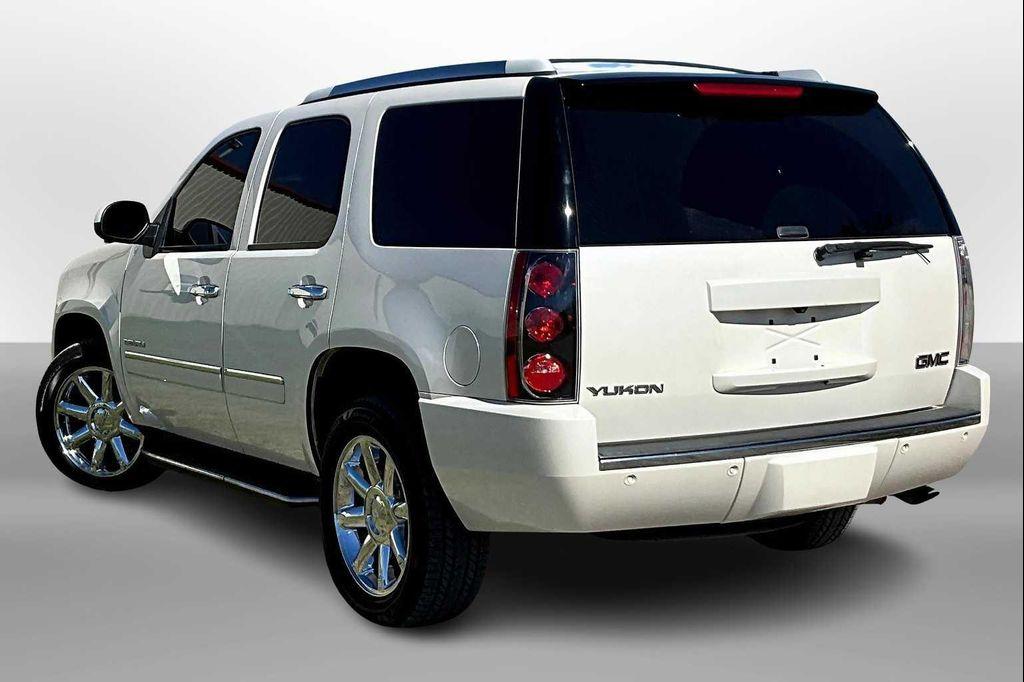 used 2014 GMC Yukon car, priced at $13,593