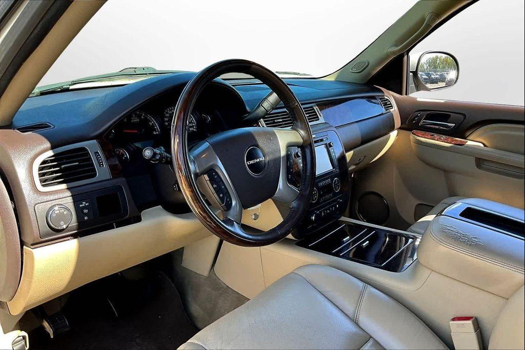 used 2014 GMC Yukon car, priced at $10,999