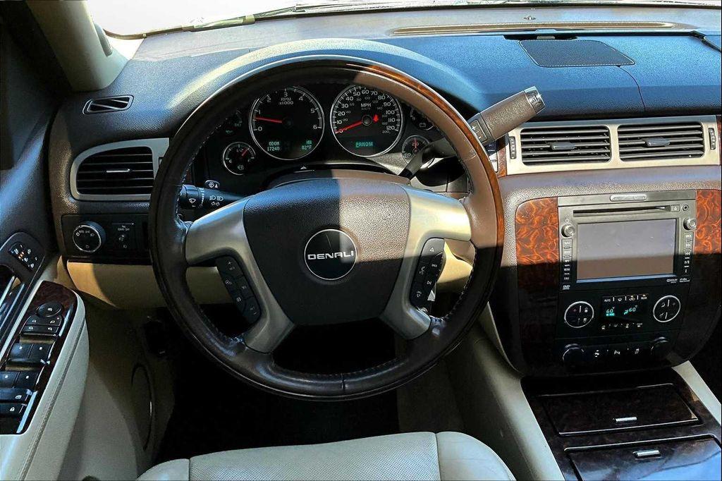 used 2014 GMC Yukon car, priced at $13,593